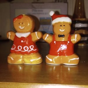 Gingerbread salt and pepper shaker